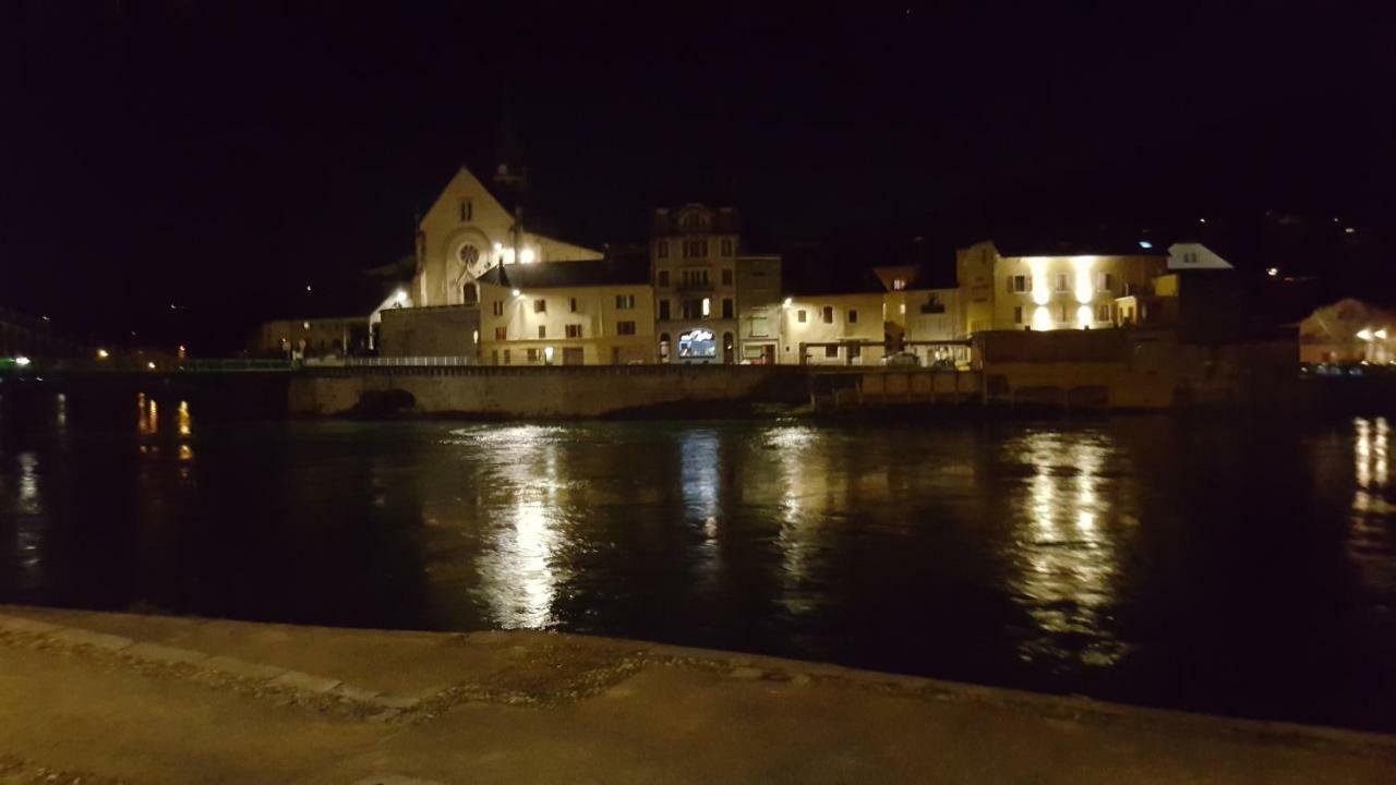 Hotel Du Rhone セセル エクステリア 写真